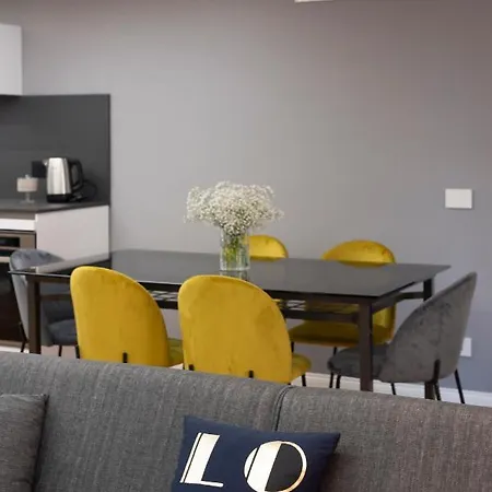 Apartment Dimora Scura *